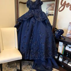 Quinceanera Dress, crown, bouquet / Ramo 