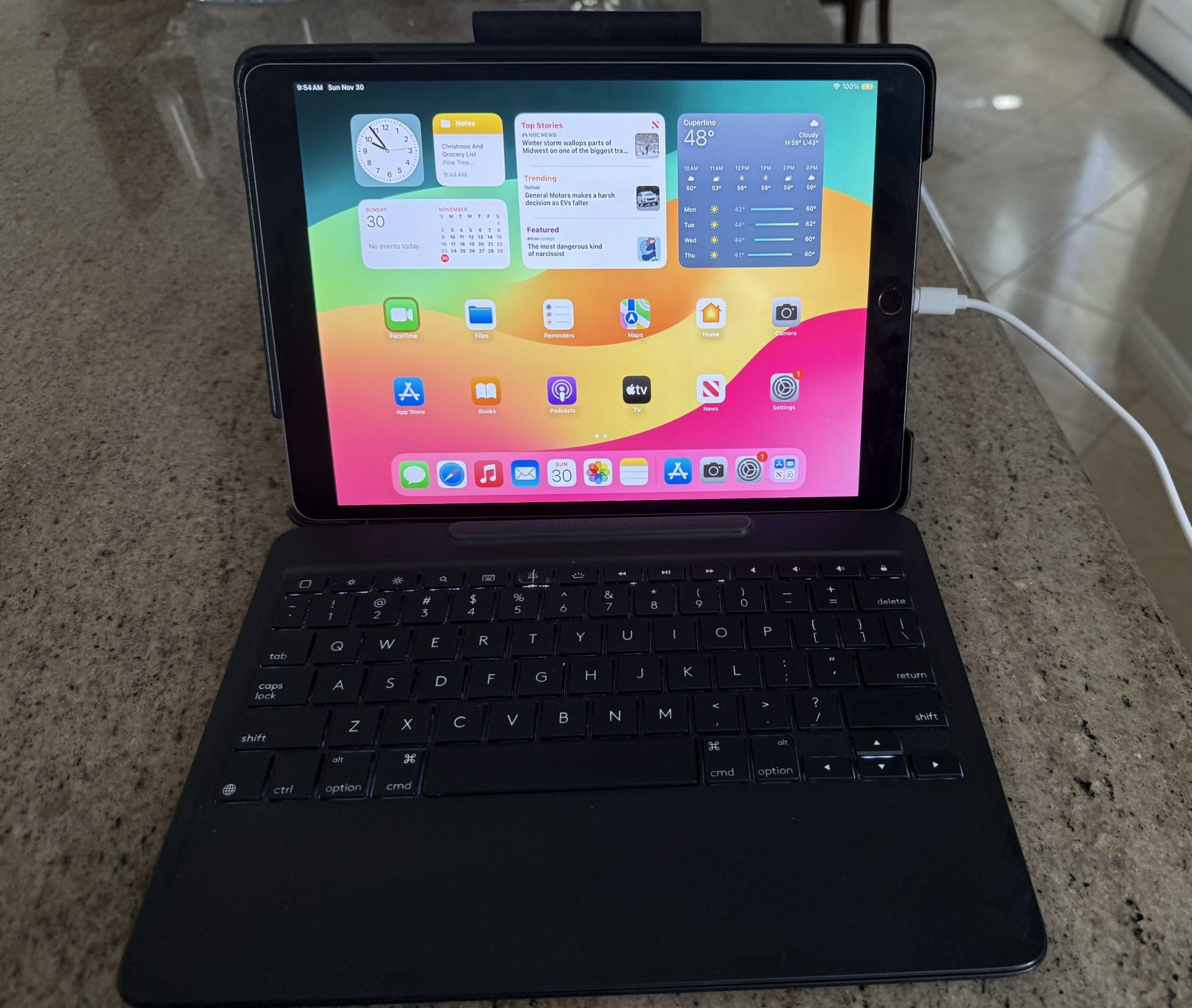 iPad Pro 2nd Generation + Backlit Keyboard