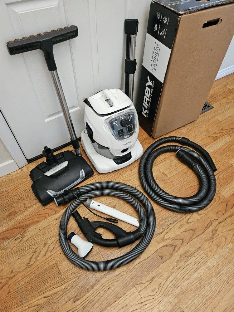New Cond RAINBOW VIVENSO MODEL QUALITY GERMANY VACUUM VACUUM WITH ATTACHMENT ACCESSORI. USED WATER , IN THE BOX ApiLL ATTACHMENT