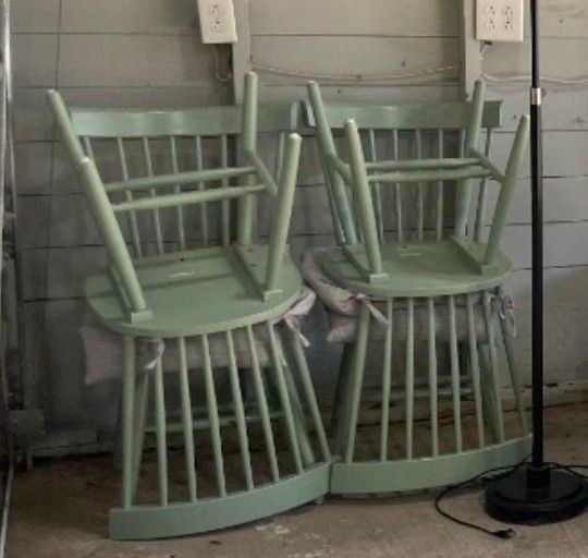 Dining Room Table & chairs