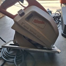 Milwaukee Heavy Duty Saw