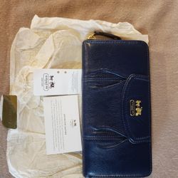 AUTHENTIC COACH NAVY BLUE LEATHER WALLET 
