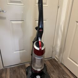  Bissell CleanView upright vacuum