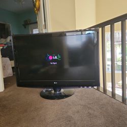 LG TV. 47 Inch.. Model .LG47LH90