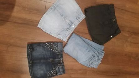 3 skirts, 1 pair of jeans size 6
