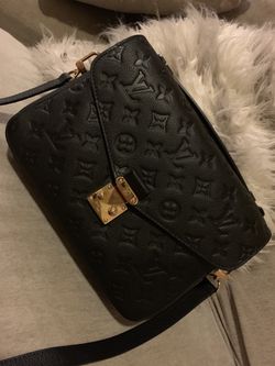 Louis vuitton - Pochette Metis for Sale in Houston, TX - OfferUp