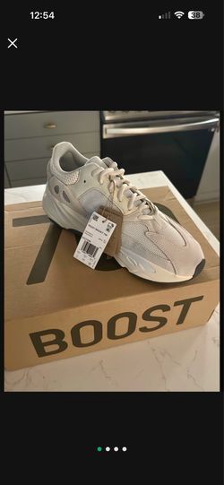 Yeezy boost 700 analog