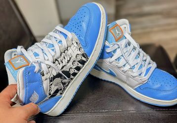 Air Jordan 1 Mid SE GS  Air Jordan 1 Mid SE GS for sale. I’ve only worn them a few times, so they’re still in very good condition. Asking $150 OBO (or