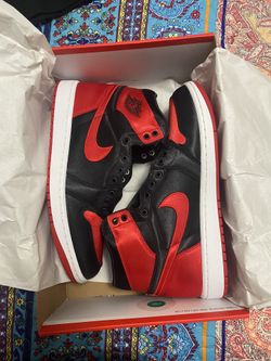 Air Jordan 1 Satin Bred M. 9.5 / W. 11