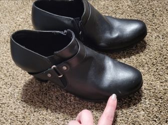 Thick heels black