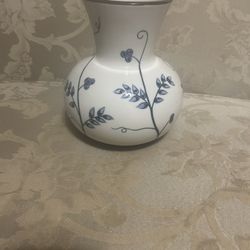 Victoria Hagan Perfect Pieces Blue & White Collection Vase