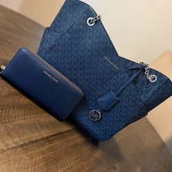 Large Michael Kors purse and wallet