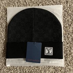 brand new lv beanie ship out next day 