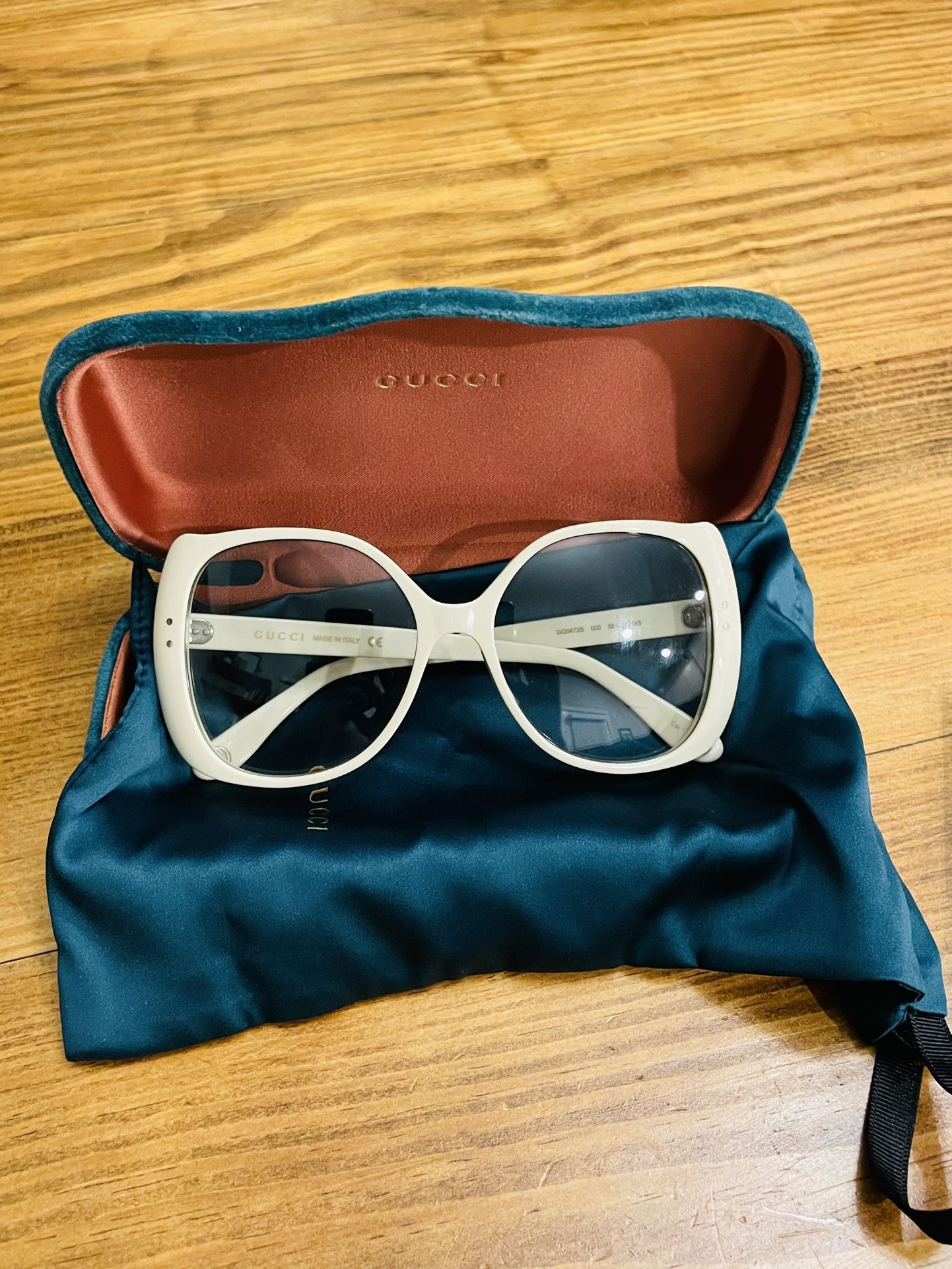 New AUTHENTIC GUCCI GG0472S SUNGLASSES Ivory