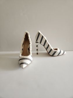 Gianni Bini 4" Heel Size 6.5M