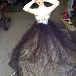 Vintage porcelain doll night light