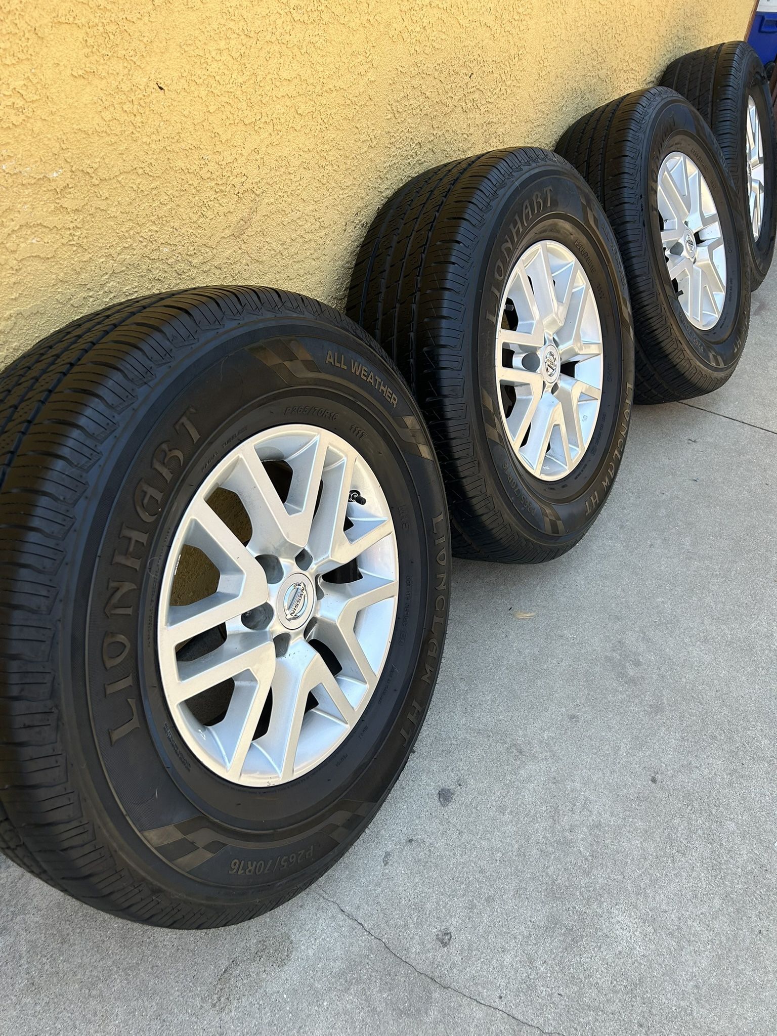 Nissan Frontier Tires & Wheels  ( Like New ) 