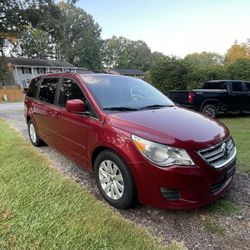 2012 Volkswagen Routan