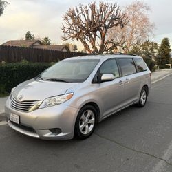 2015 Toyota Sienna