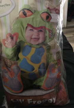 Baby costumes 6months+ lil’ frog and lil’ lobster size 6months +