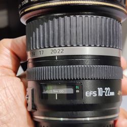 Canon 10-22 f/3.5-4.5 USM Lens