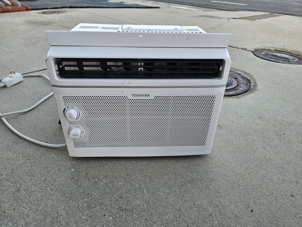 Window AC Unit