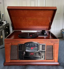 CROSLEY CR42C-PA TURNTABLE RECORD PLAYER CD CASSETTE AM/FM RADIO RETRO VINTAGE