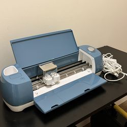 Cricut Explore Air 2 + Vinyl Bundle (Ready to Use!)