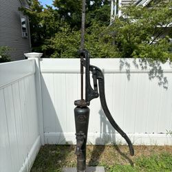 ANTIQUE CAST IRON WATER PUMP