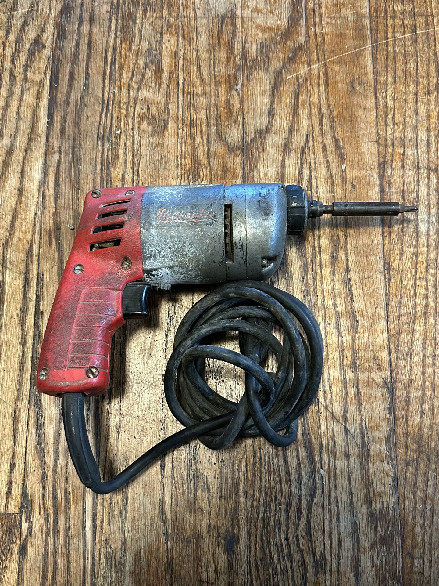 Milwaukee Electric Screw Shooter