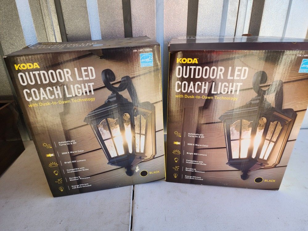 *** SET OF OUTDOOR LED LIGHTS NEW ***