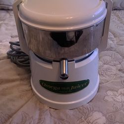 Omega juicer