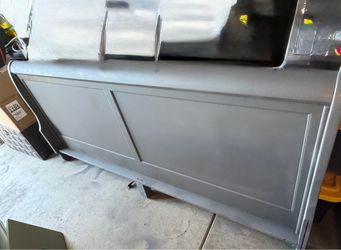 King size sleigh bed freshly painted today, Gray