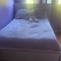Full Size Bed w/box spring 