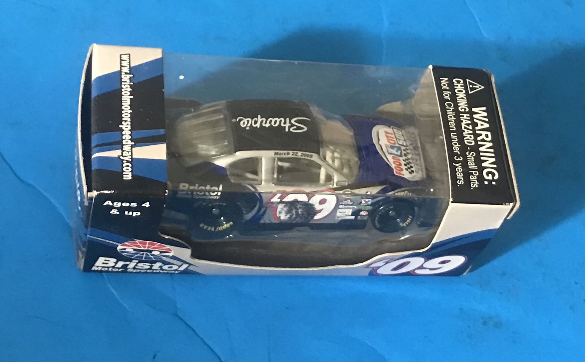 Brand new 1:64 Stock Car Bristol Motor Speedway Food City 500 Sharpie -2009