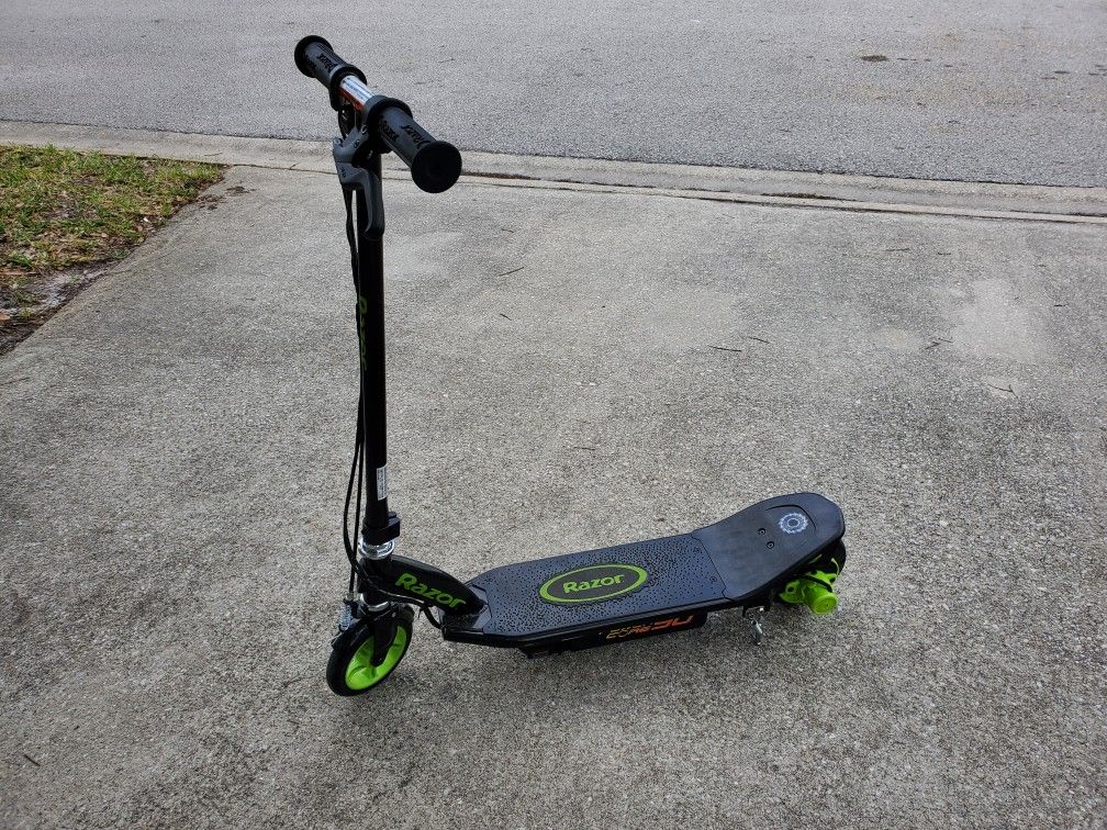 RAZOR -POWER CORE 90 (ELECTRIC SCOOTER)