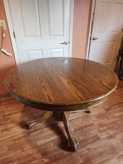 Round oak table