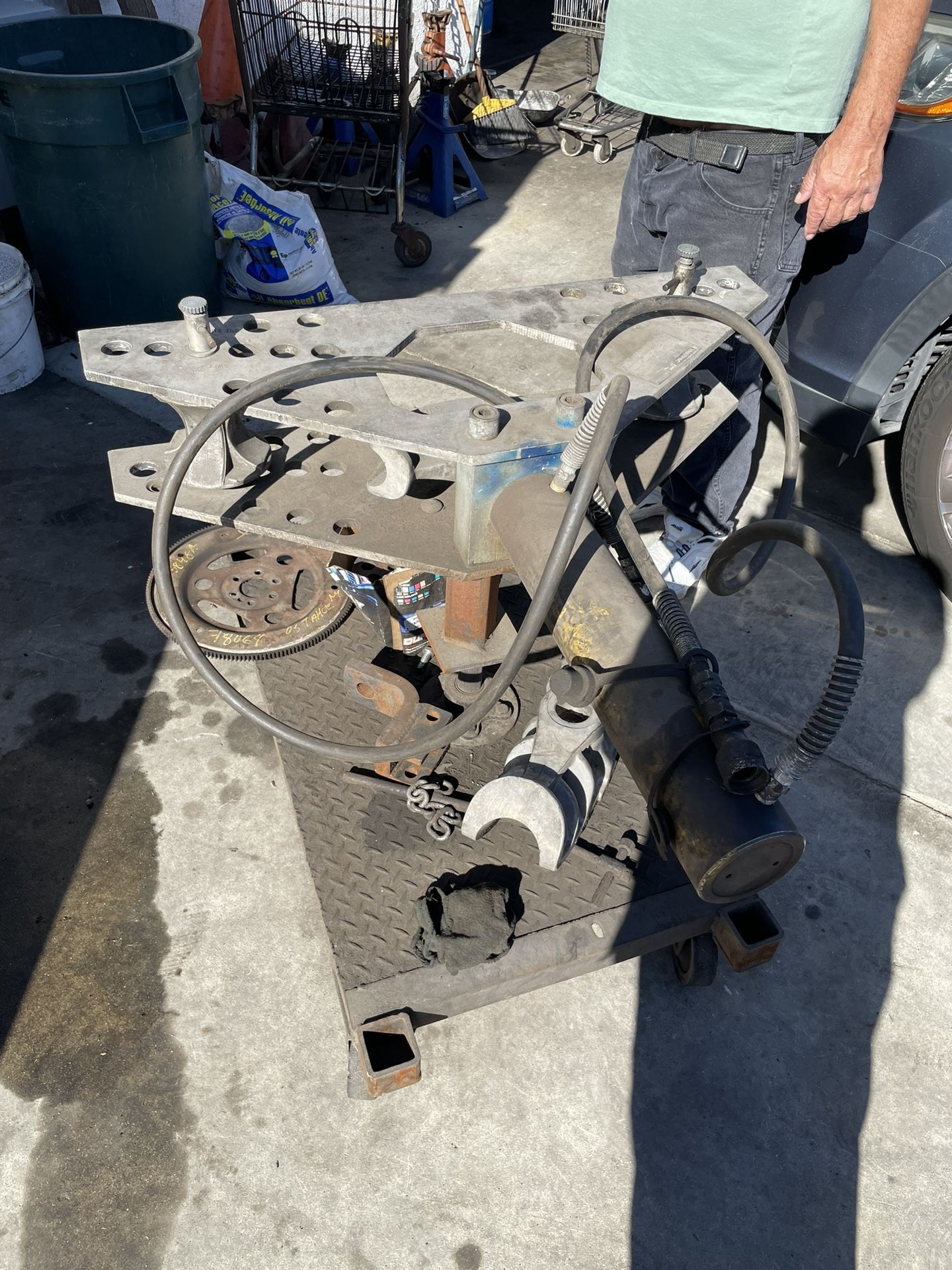 Pipe bender for muffler