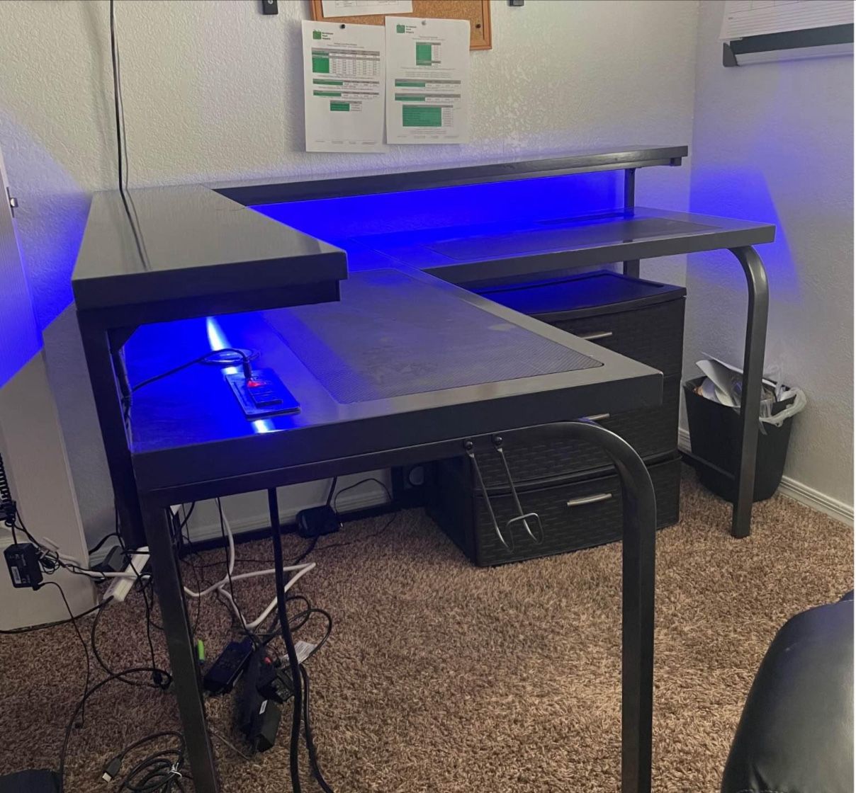 L Shaped Desk With Ergonomically Chair
