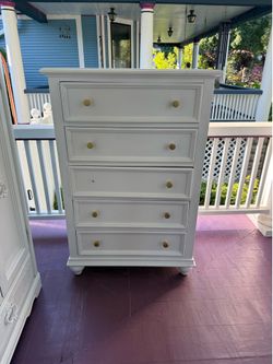 Dresser