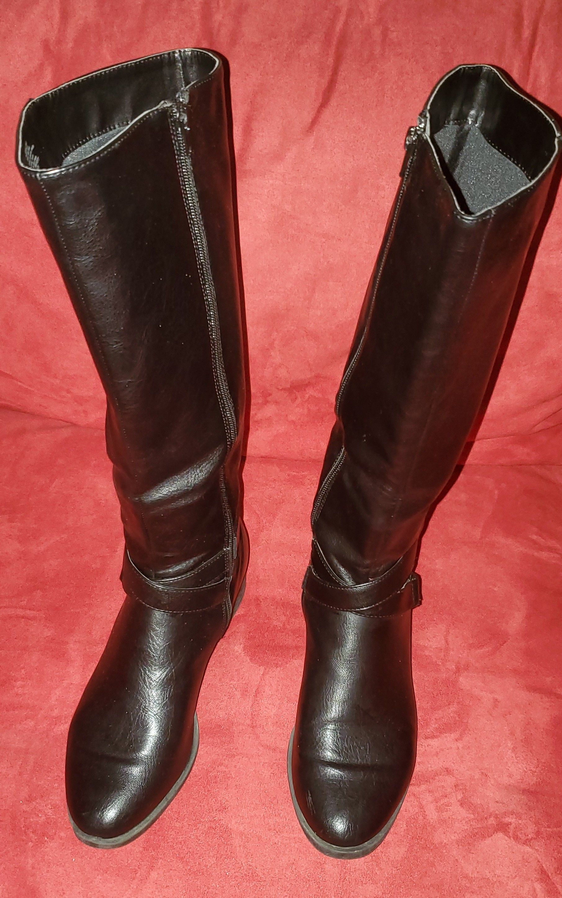 Black Knee High Riding Boots.  Size 9 Medium.