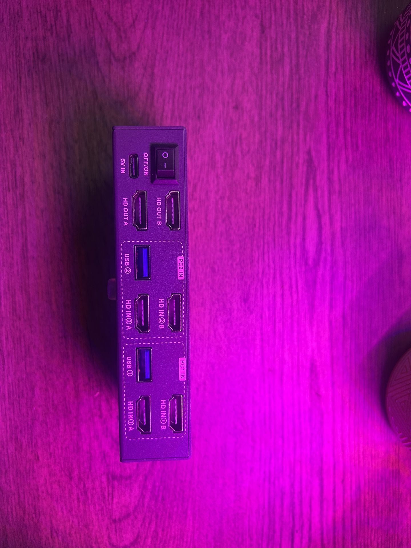 KVM Dual Monitor Switch