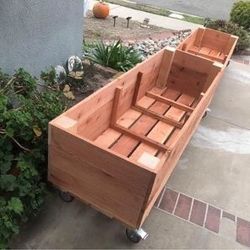 Custom Beautiful privacy wall Tomato Tower Planter Box Garden Bed Decor Outdoor Design cedar redwood