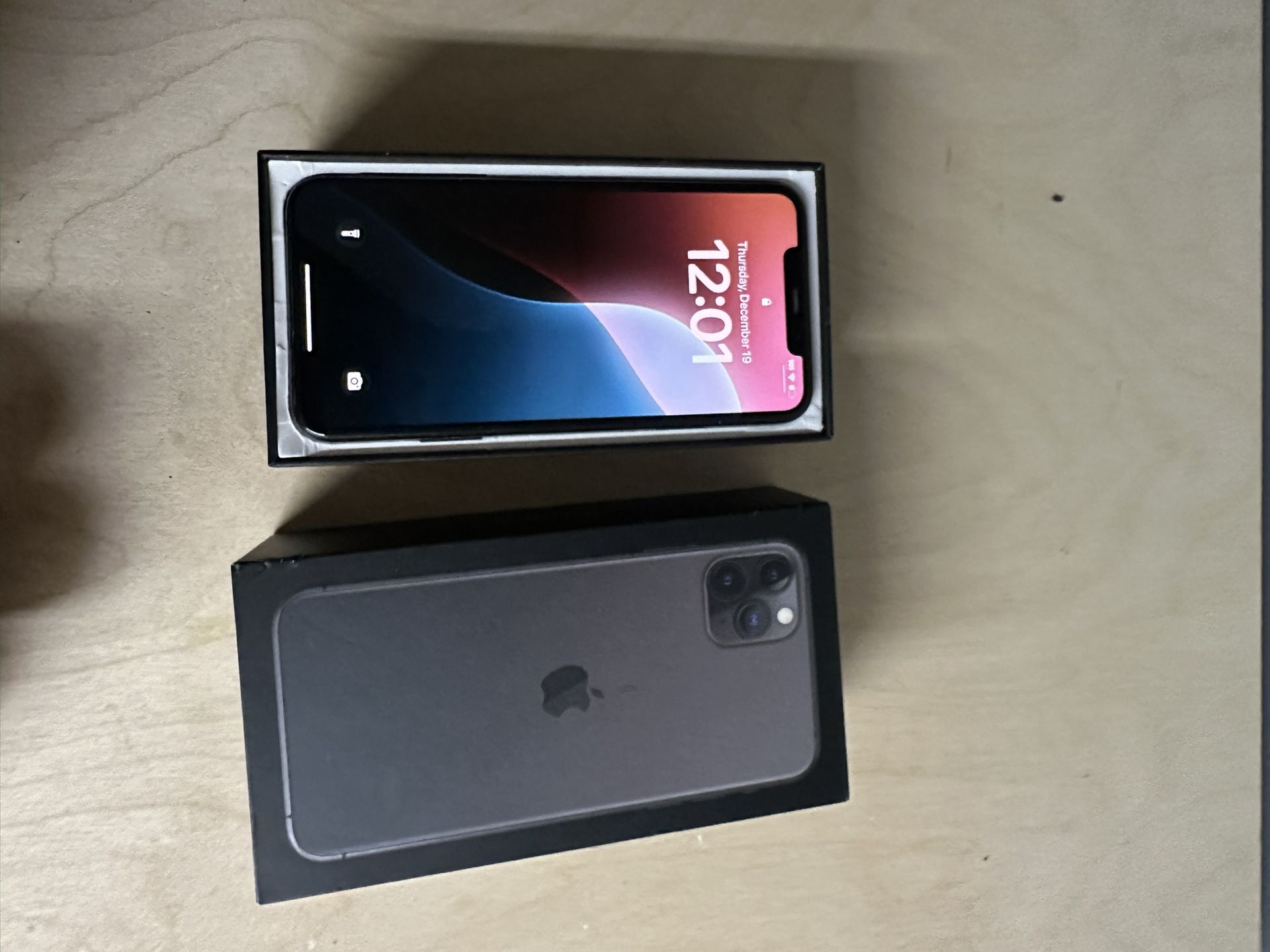 iPhone 11 Pro Max 64gb Straight Talk Locked 
