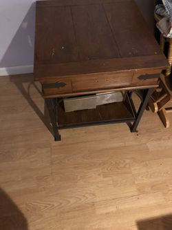 2 End tables