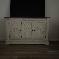 Ashley Furniture Blanburg Dinning Room Server 