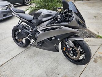 2012 yamaha r6 holds clean title 