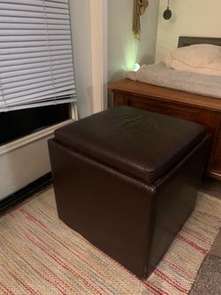 Storage ottoman