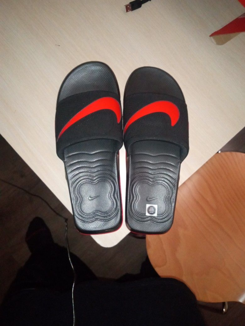 Nike Slides with the AIR BUBBLE SIZE 9