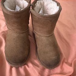 Bear Paw Boots And Minnie Mouse